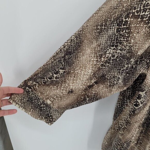 Lauren Ralph Lauren Womens 3X cream brown snake croc print button up blouse - Picture 2 of 8